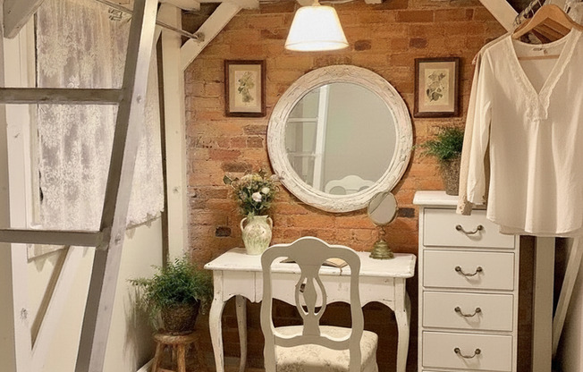 4 beds, 2 baths, 992 sqft, $3,195, Unit 113