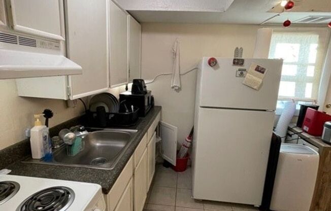 Studio, 1 bath, $1,100, Unit 99-3A