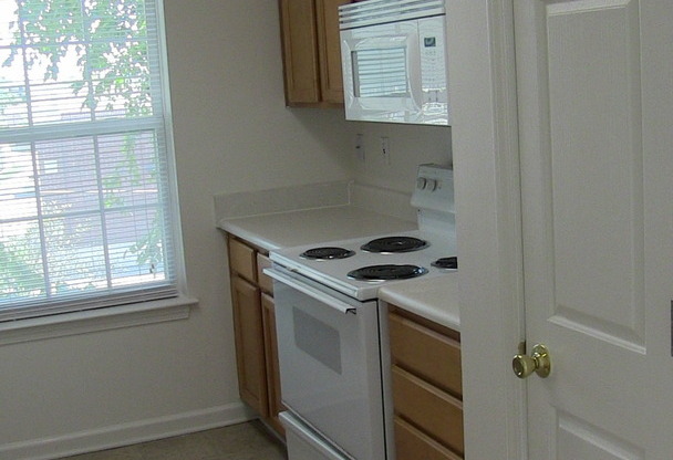 3 beds, 2 baths, 1,254 sqft, $1,799, Unit 15-15305
