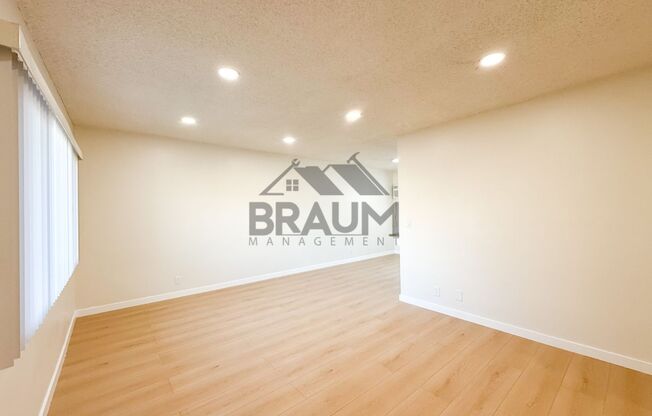 Villa East at Oxnard St.