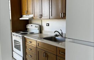 1 bed, 1 bath, $1,950, Unit Camelot