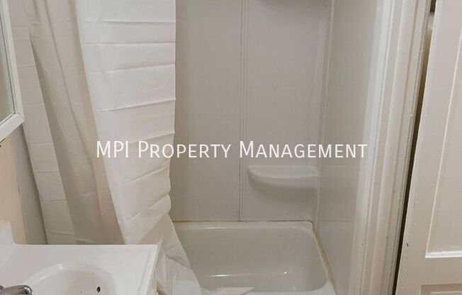 2820 B W CLYBOURN ST