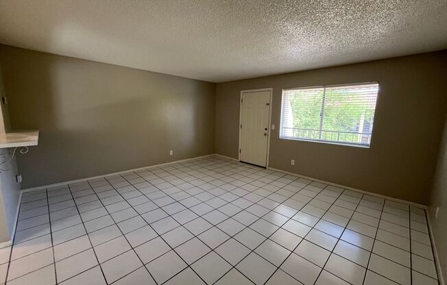 Clean, Minimalist One Bedroom Apartment w/ Washer-Dryer - $0 Move in Special!
