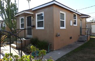 4942-52 Santa Cruz Avenue