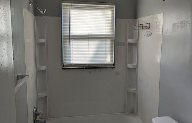 3 beds, 1 bath, $1,225