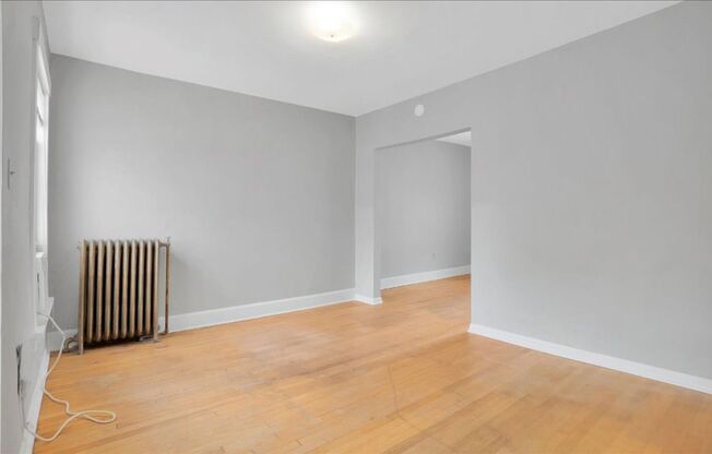 1 bed, 1 bath, 700 sqft, $1,000, Unit 4