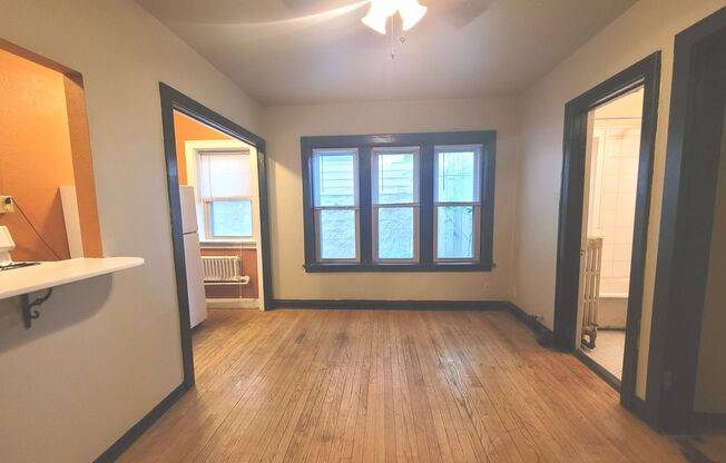 Studio, 1 bath, $825, Unit 09