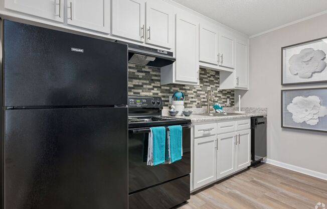 2 beds, 1 bath, 800 sqft, $1,123, Unit 1374
