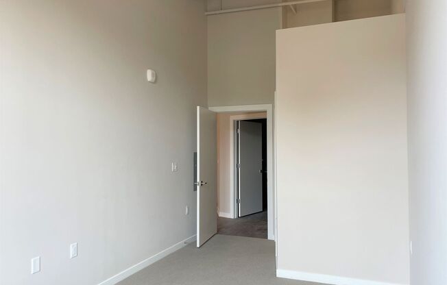 1 bed, 1 bath, 687 sqft, $1,620, Unit Cream City Lofts-408