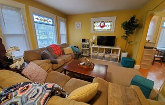 138 W ADAMS ST