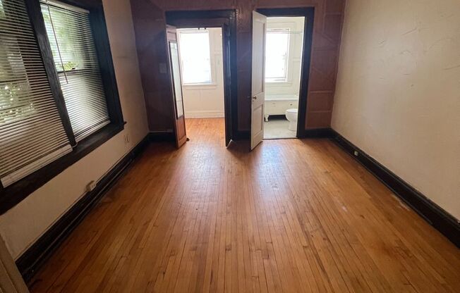 Studio, 1 bath, 366 sqft, $820, Unit 107