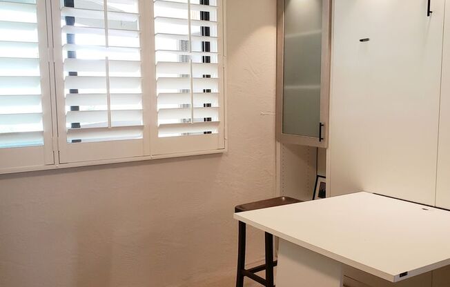 1 bed, 2 baths, $4,300
