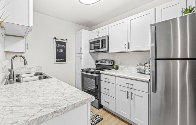 2 beds, 2 baths, 942 sqft, $1,349
