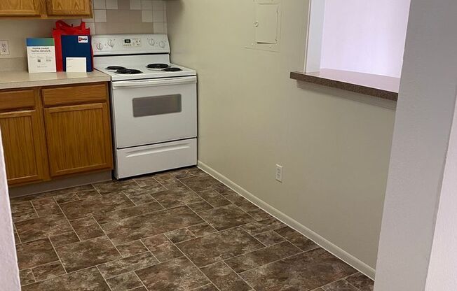1 bed, 1 bath, 672 sqft, $870, Unit 2-13