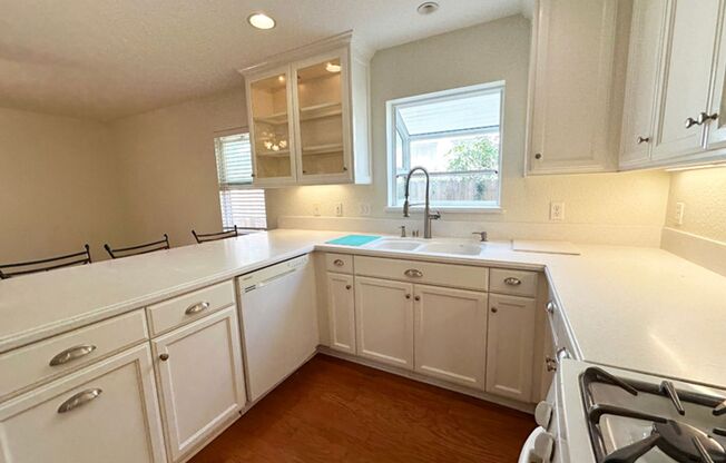 3 Bdrm/1.5 Bath Craftsman Home in Downtown Fullerton