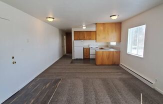 2 beds, 1 bath, 742 sqft, $1,200, Unit 615 S. Alder #12