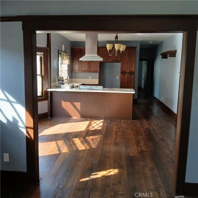 1227 W 51 ST