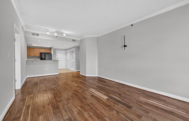 2 beds, 2 baths, $3,200, Unit Unit 806