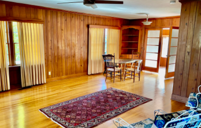1709 SUNSET DR
