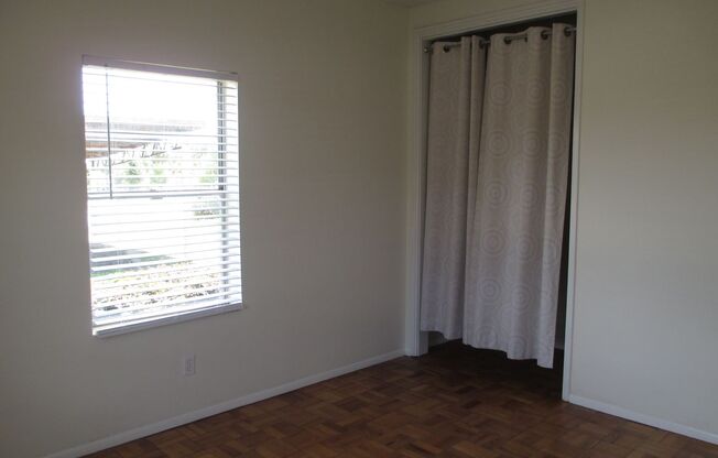 2 beds, 1 bath, 900 sqft, $1,300, Unit 809 Cherry St. #6