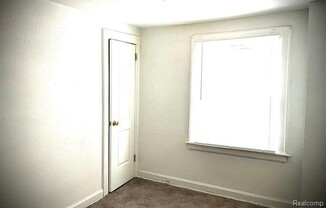2325 W BUENA VISTA ST