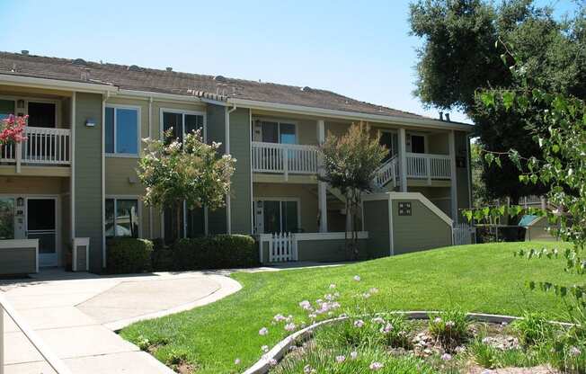 Welcome to Vintage Oaks Senior Apartments | Affordable Senior Apartments 55+