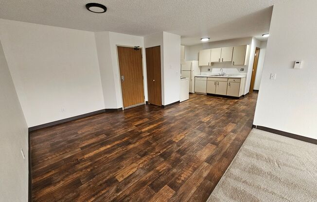 2 beds, 1 bath, 920 sqft, $1,305, Unit 1471-203