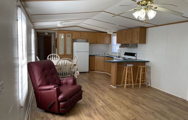 3 BED 2 BATH MOBILE HOME IN GATED COUNTRY SETTING LOCATED IN DENTON AREA