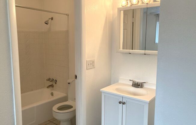 1 bed, 1 bath, 500 sqft, $1,255, Unit 37