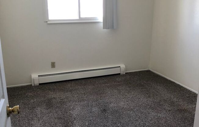 2 beds, 1 bath, 796 sqft, $1,150, Unit 127
