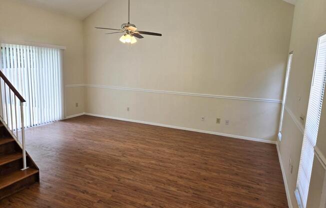 1232 Woodridge Court