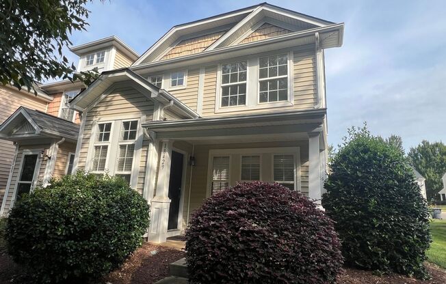 Charming 3 Bed/2.5 Bath Townhome in Cornelius - Main Floor Primary - Fresh Interior Paint - New Flooring - Community Pool and Playground