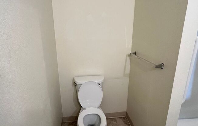 1 bed, 1 bath, 760 sqft, $1,450, Unit 124