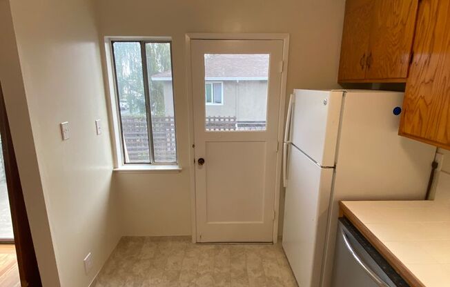 2 beds, 2 baths, 1,100 sqft, $3,500