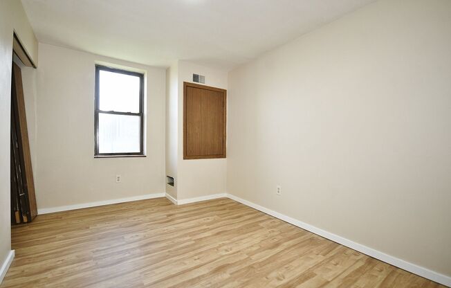 2 beds, 1 bath, $1,000, Unit Unit 1