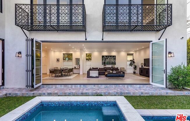 12509 SUNSET BLVD