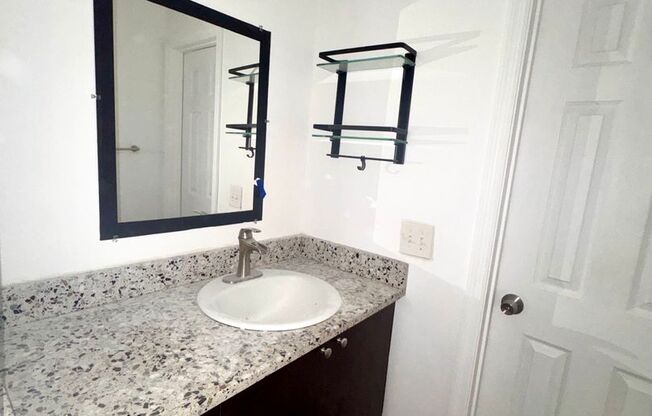 3 beds, 2 baths, 1,205 sqft, $2,075, Unit 122