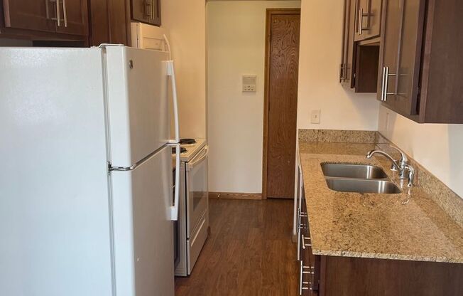 2 beds, 1 bath, 875 sqft, $1,325, Unit 1210-024
