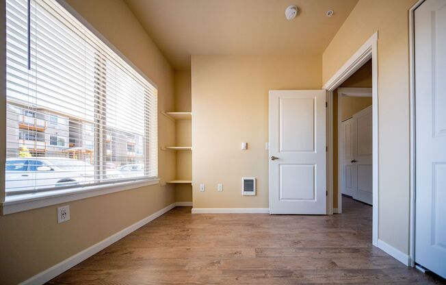 2 beds, 2 baths, 850 sqft, $1,435, Unit 3270-302