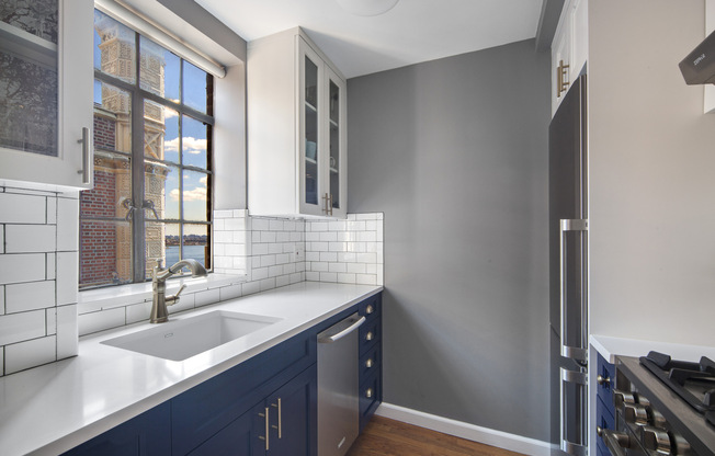 1 bed, 1 bath, $4,250, Unit 1014