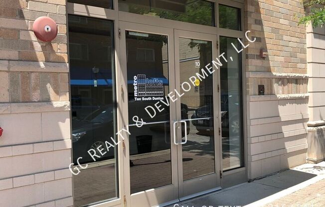 10 S Dunton Ave 60005