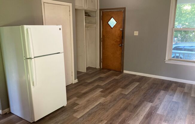 2 beds, 1 bath, $795