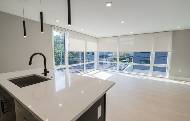 1 bed, 1 bath, 761 sqft, $1,850, Unit 300
