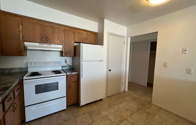1 bed, 1 bath, $1,015, Unit 13