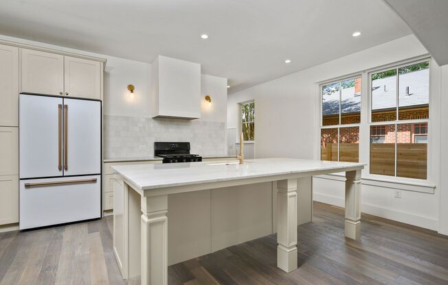 1113 West 22 1/2 Street