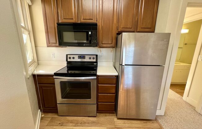 1 bed, 1 bath, 725 sqft, $2,750, Unit B-T/L