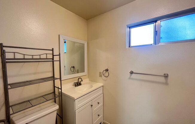 1 bed, 1 bath, $1,700, Unit 301A