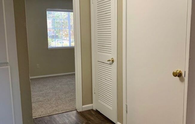 2 beds, 1 bath, 938 sqft, $1,800, Unit 403