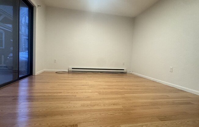 1 bed, 5.5 baths, 750 sqft, $2,100, Unit 1