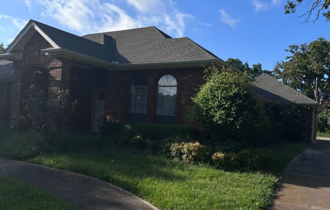 1020 Baldwin Dr, Arlington
